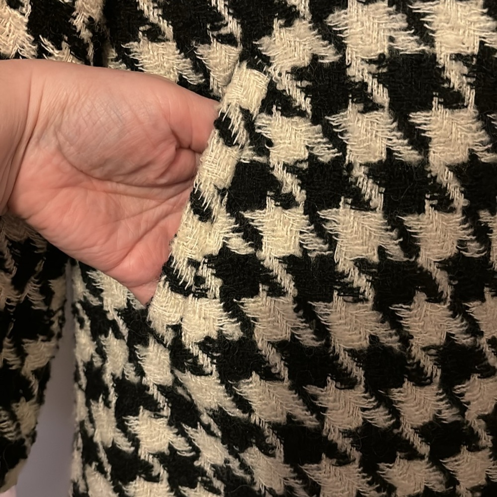Blank NYC Black and White Houndstooth Coat - Picture 6 of 7